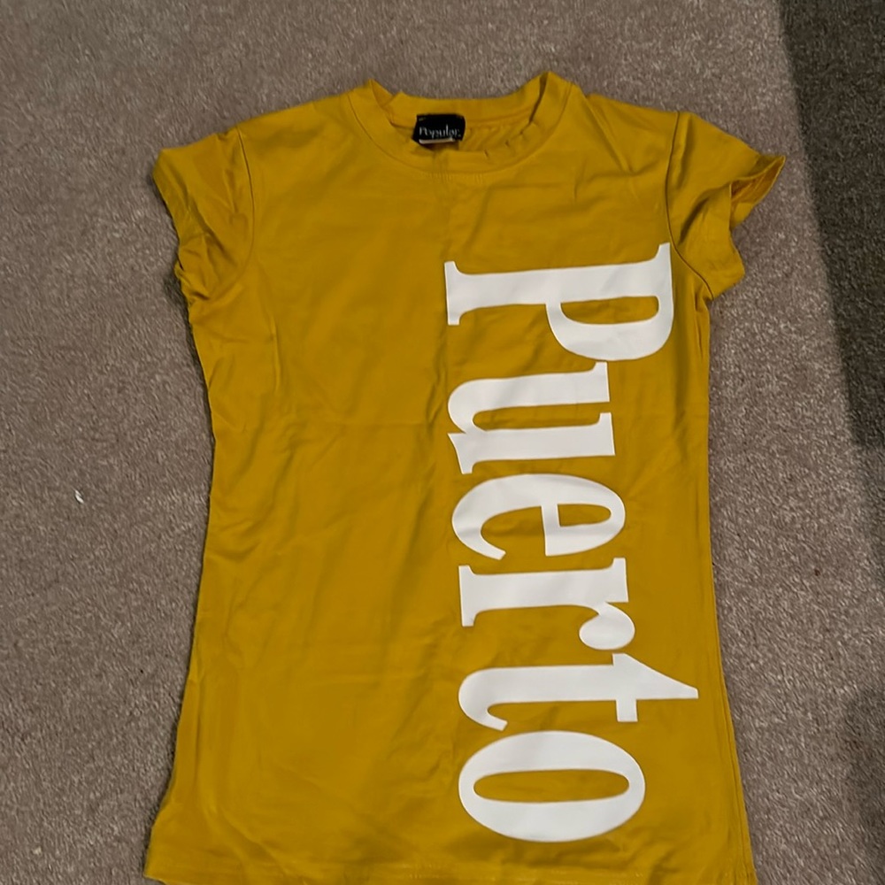New, without tag Yellow cap-sleeve Tee shirt with Logo Front and Back